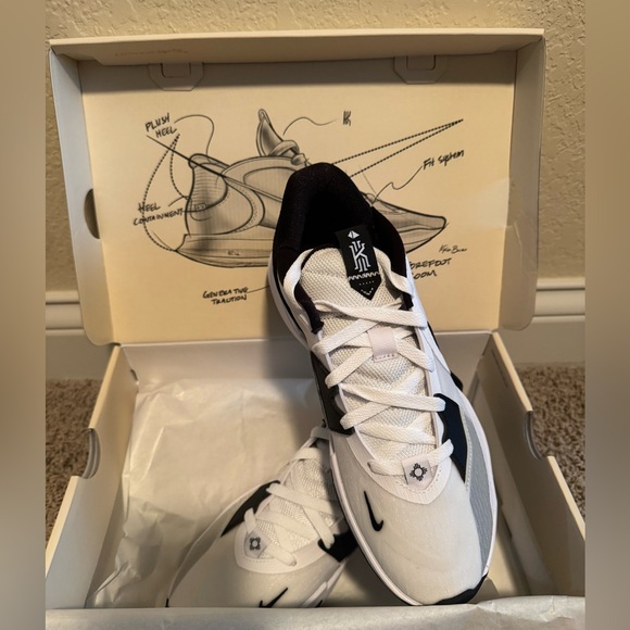 Kyrie Irving low 5 TB - Picture 2 of 4